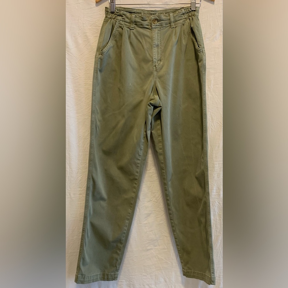 American‎ Eagle High Waisted Pleated Mom Pants Olive Green - Size - 8 Long